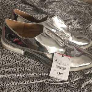 Never worn Zara Metallic shoes
